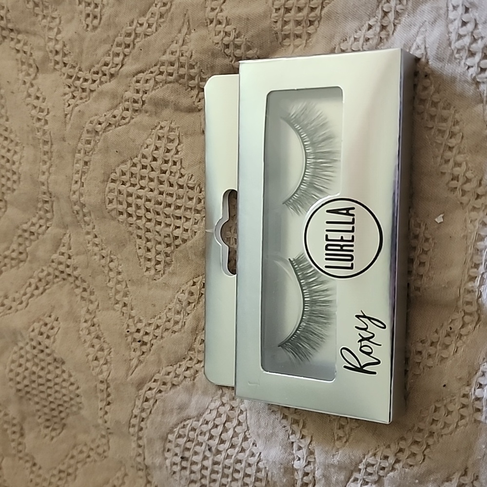 Eyelashes